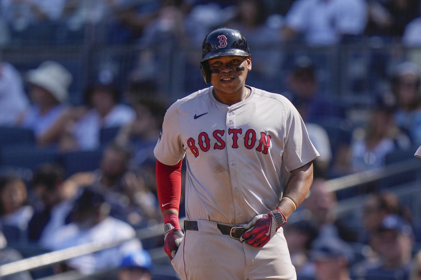 Red Sox place 3B Rafael Devers on the 10-day injured list with left shoulder inflammation | iNFOnews.ca Red Sox place 3B Rafael Devers on the 10-day injured list with left shoulder inflammation | iNFOnews.ca