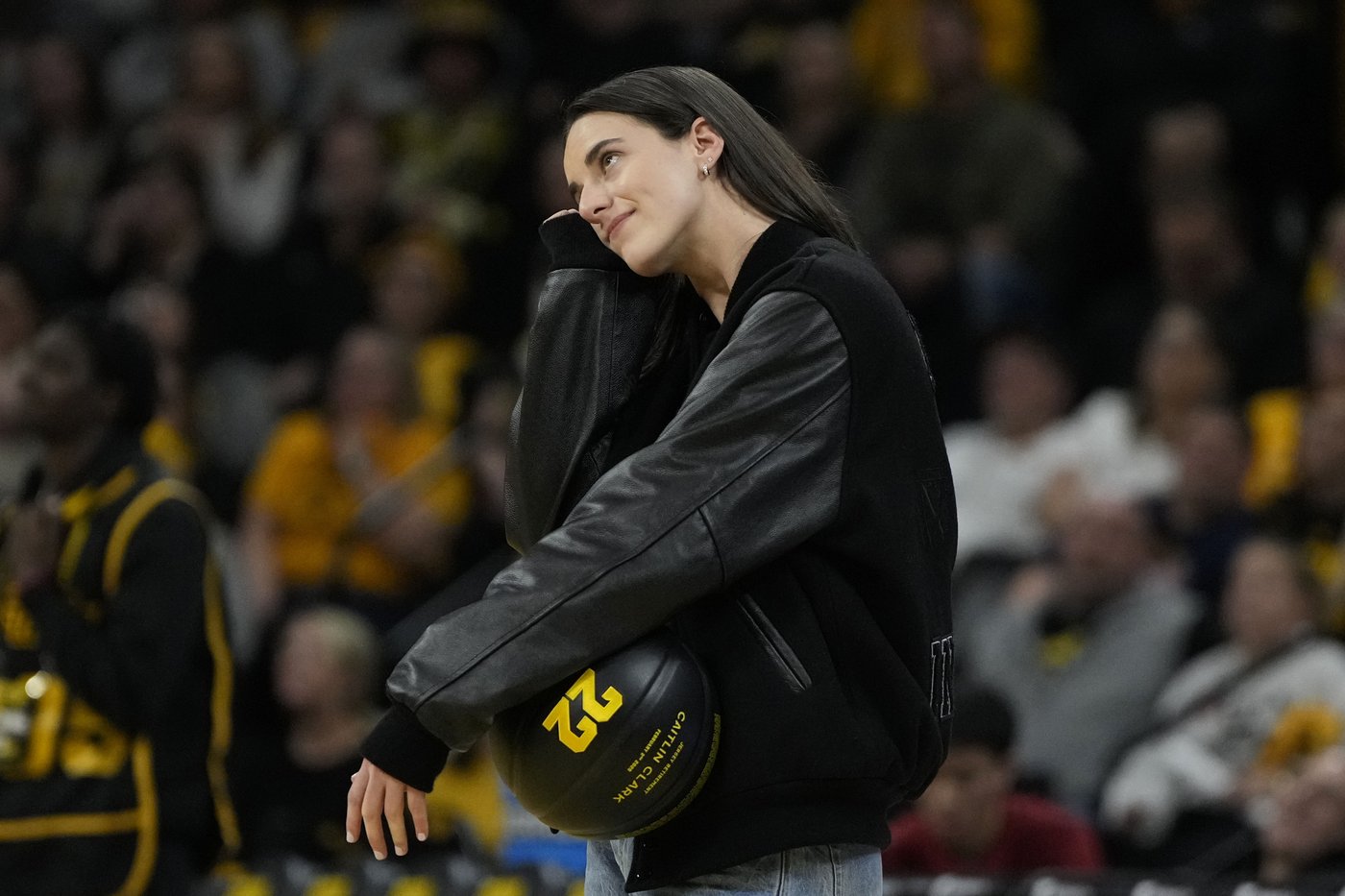 Caitlin Clark gives stamp of approval to Indiana Fever's offseason moves | iNFOnews.ca