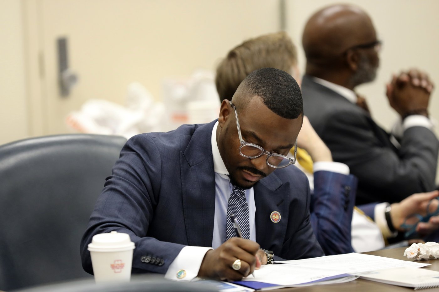 South Carolina lawmakers haven't been paid after one of their own sued over raise | iNFOnews.ca
