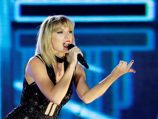 Taylor Swift surprises 96-year-old fan in Missouri | iNFOnews.ca Taylor Swift surprises 96-year-old fan in Missouri | iNFOnews.ca