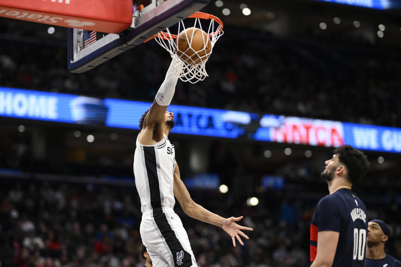 Victor Wembanyama's 31 points, 15 rebounds help Spurs to a 131-121 victory over Wizards | iNFOnews.ca