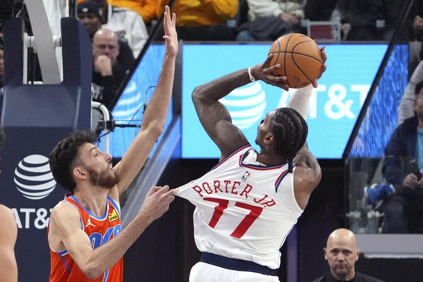 Thunder extend perfect start with 105-92 win over Clippers | iNFOnews.ca Thunder extend perfect start with 105-92 win over Clippers | iNFOnews.ca