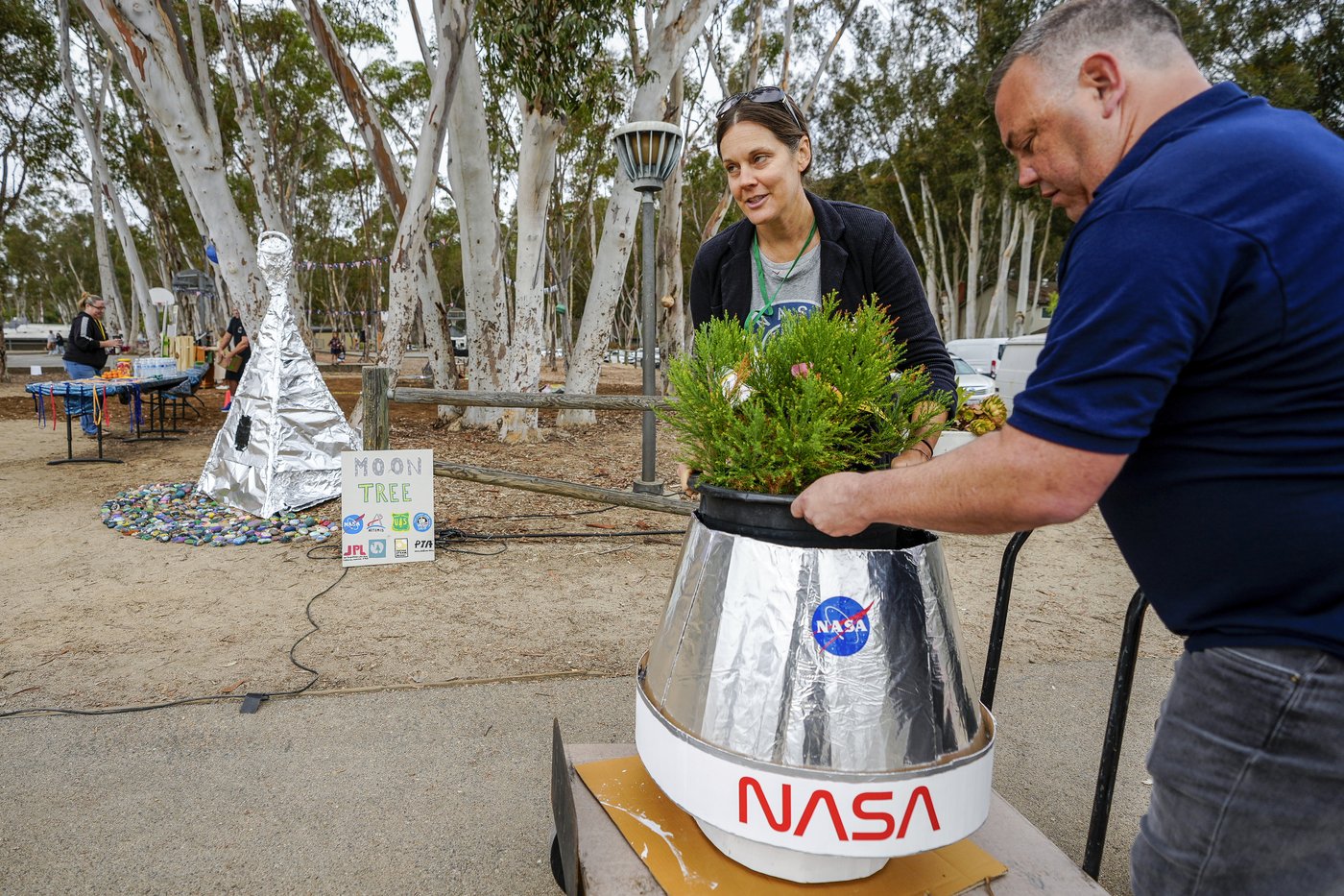 A Southern California school plants a 'Moon Tree' grown with seeds flown in space | iNFOnews.ca