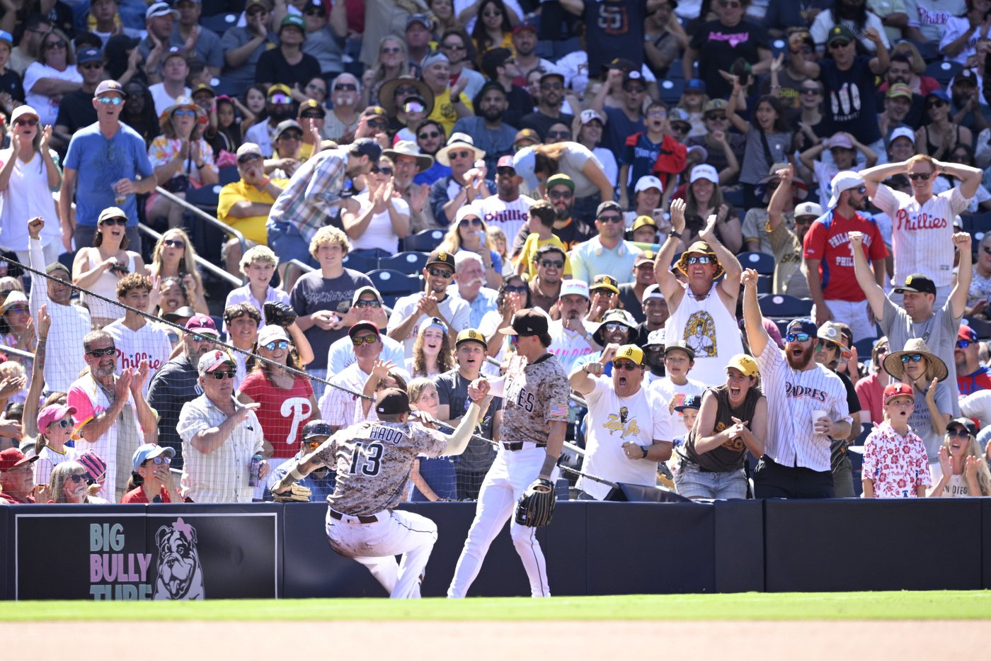 Realmuto doubles in Harper in the 8th as the Phillies beat the Padres 2-1 | iNFOnews.ca