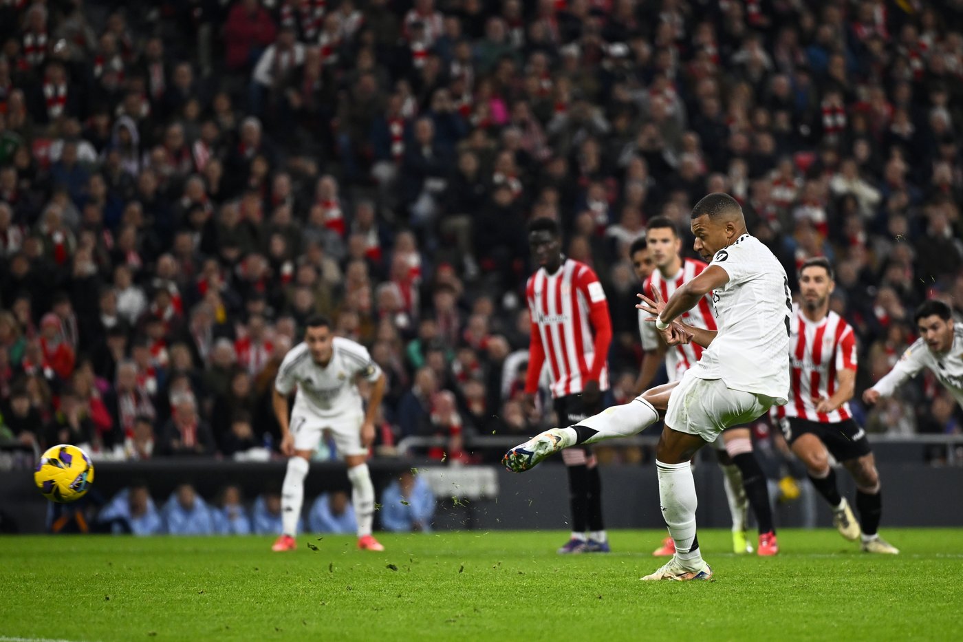 Mbappé enduring 'difficult moment' as he misses another penalty kick and Madrid loses to Athletic | iNFOnews.ca Mbappé enduring 'difficult moment' as he misses another penalty kick and Madrid loses to Athletic | iNFOnews.ca
