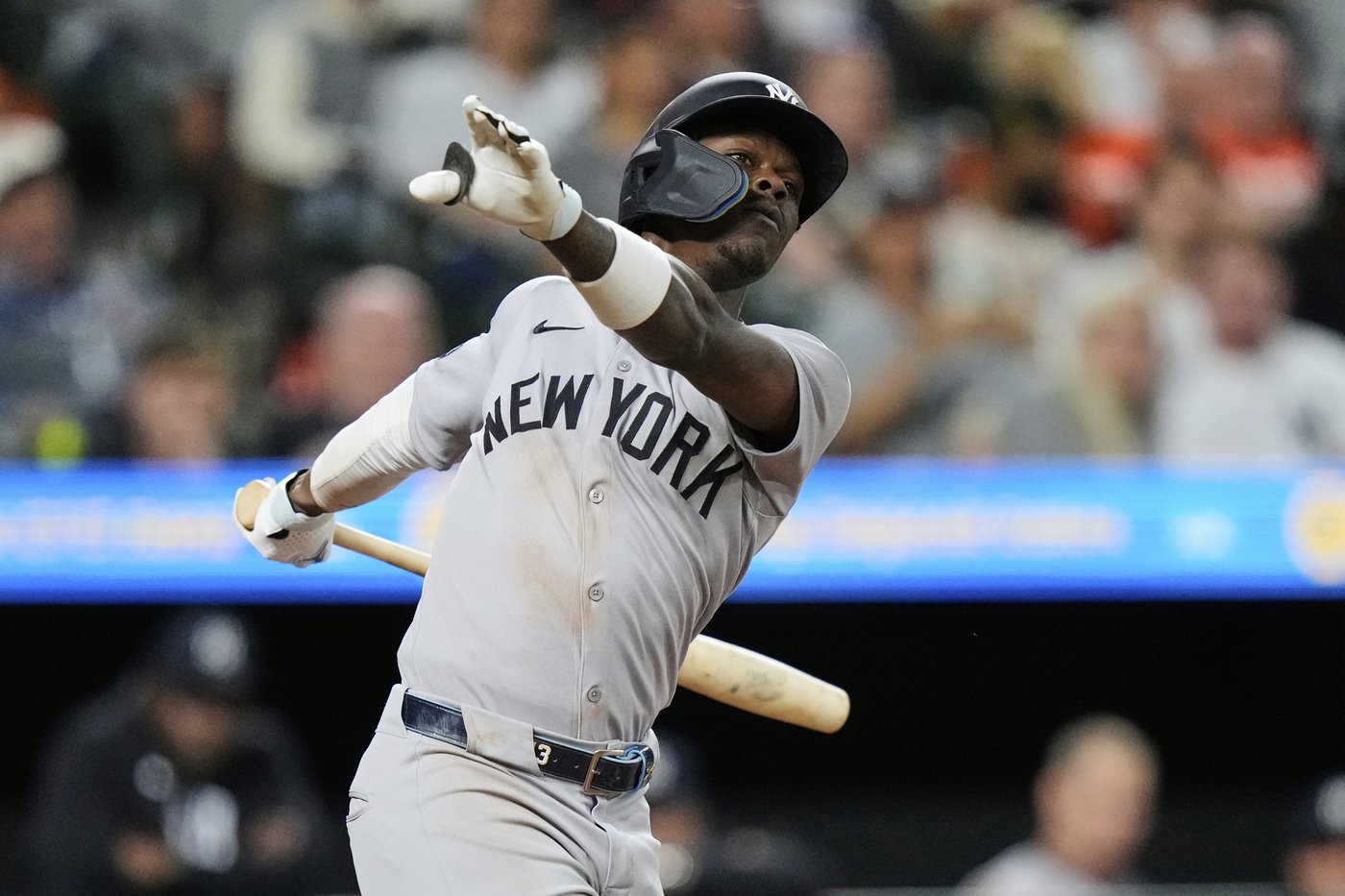 Yankees second baseman Jazz Chisholm Jr. expected to miss 4-to-6 weeks with strained right oblique | iNFOnews.ca