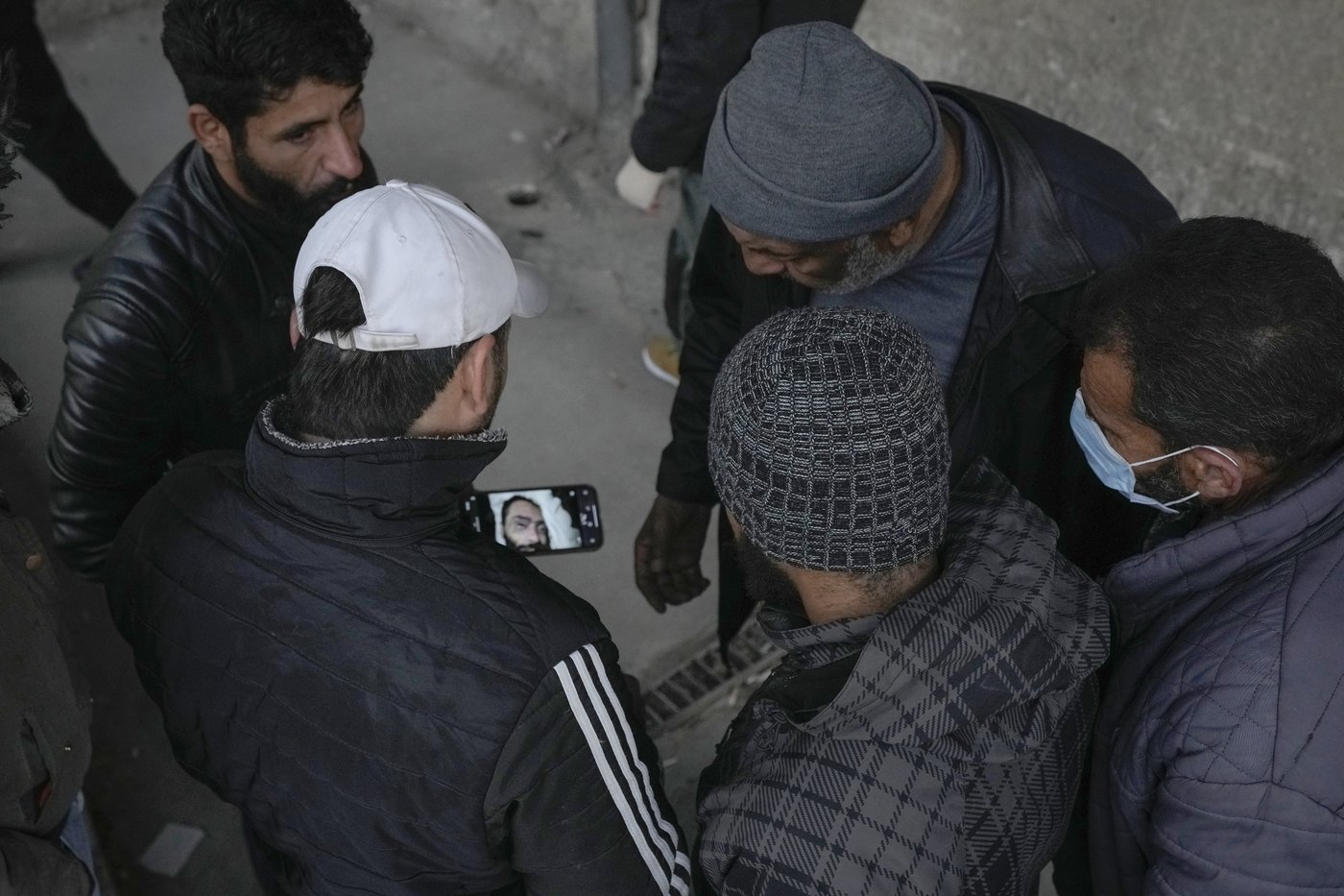 Syrians flock to morgues looking for loved ones who perished in Assad's prisons | iNFOnews.ca Syrians flock to morgues looking for loved ones who perished in Assad's prisons | iNFOnews.ca