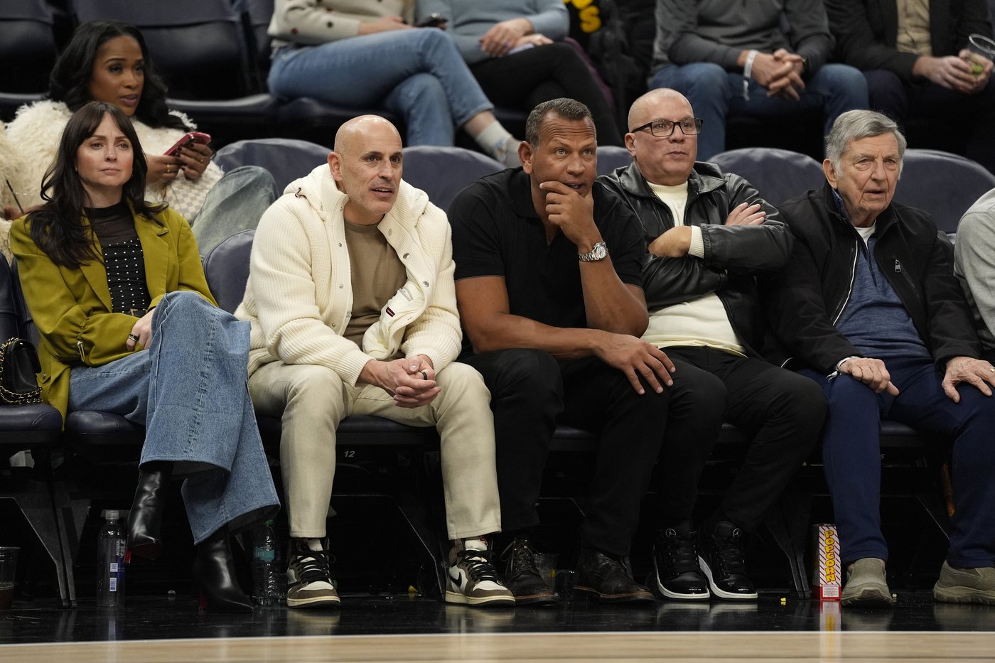 NBA owners unanimously approve $1.5B sale of Wolves, WNBA's Lynx from Taylor to Lore-Rodriguez group | iNFOnews.ca