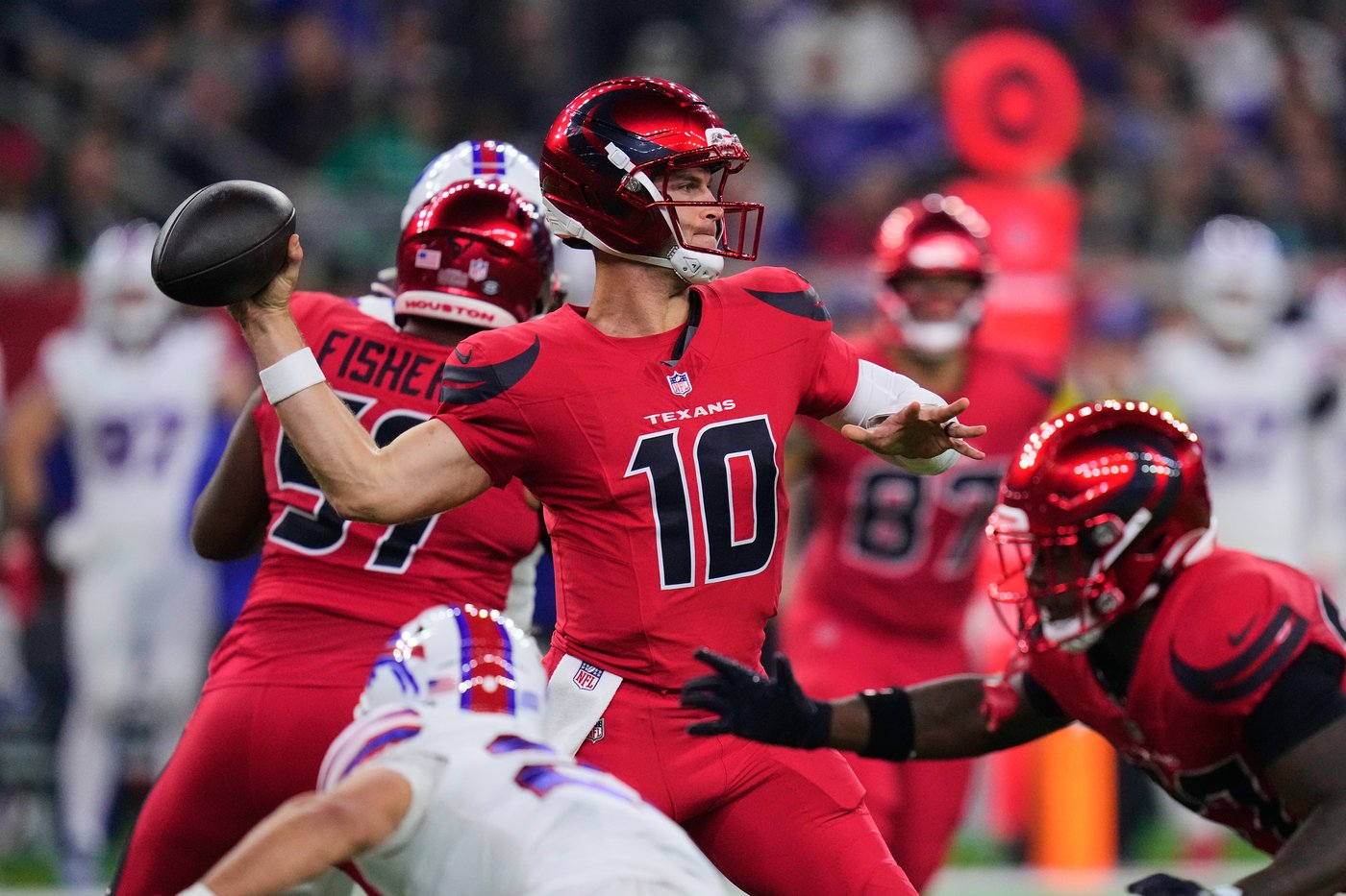 Referee Adrian Hill leaves Bills-Texans game with leg injury | iNFOnews.ca