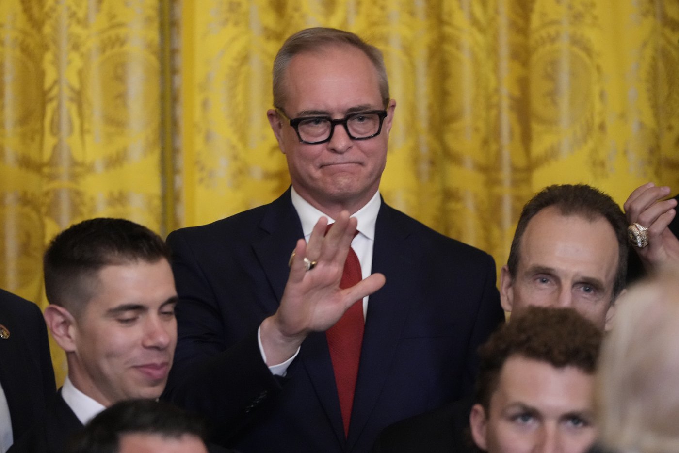 Trump sticks to hockey, avoids tariff talks during Stanley Cup champion Florida Panthers' visit | iNFOnews.ca