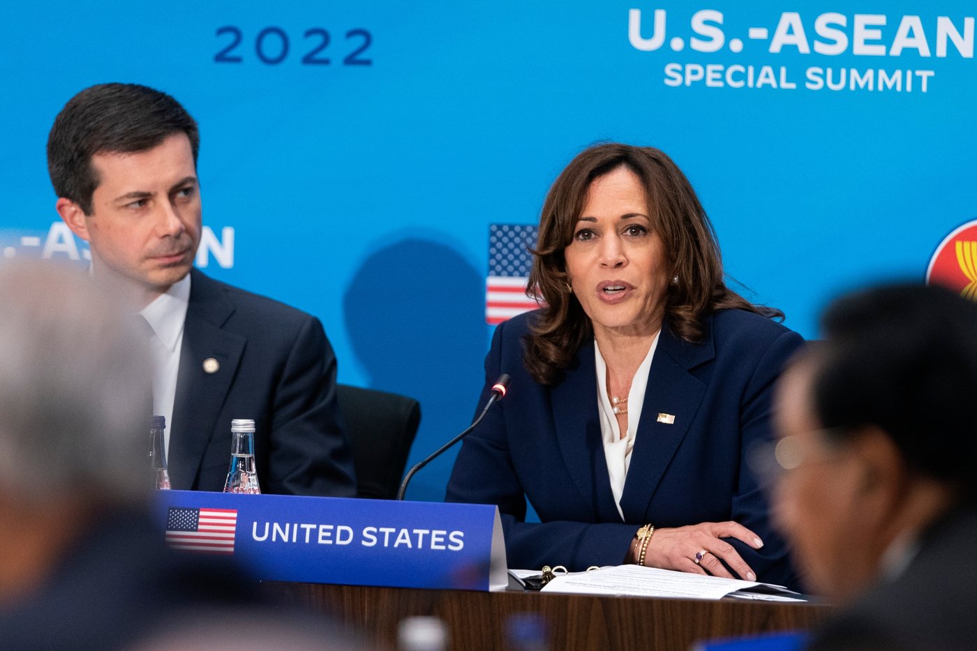 Harris says Buttigieg was her 'first choice' for 2024 running mate but the pairing was too risky | iNFOnews.ca