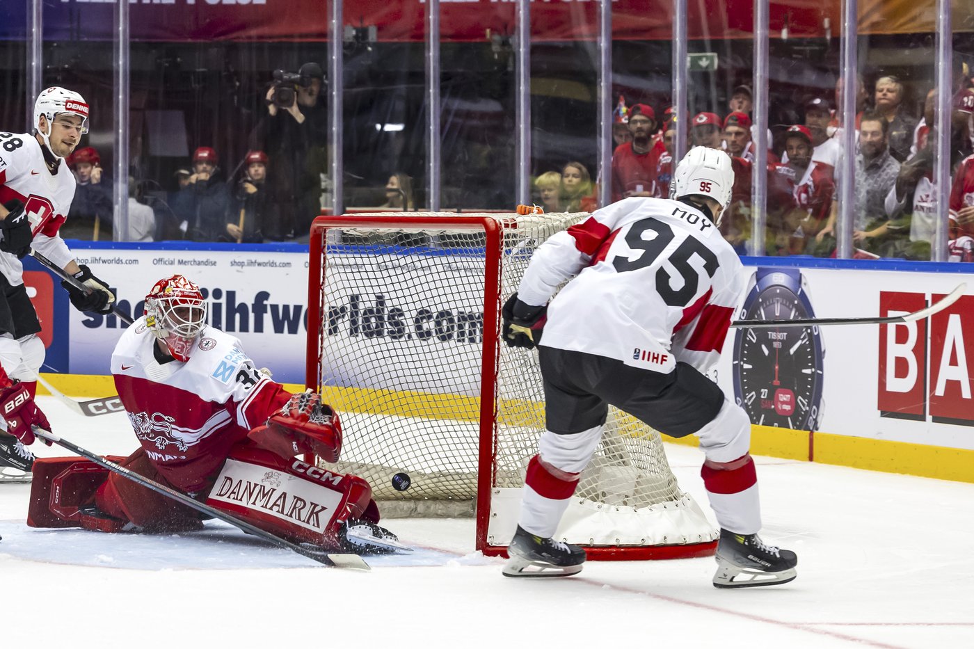 Sweden downs Austria, Switzerland tops Denmark at world hockey championship | iNFOnews.ca