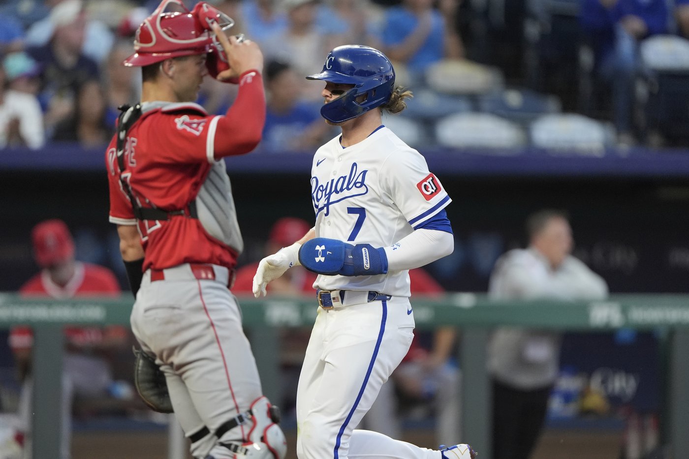 Angels C O'Hoppe to injured list after getting hit in head by backswing. Adell scratched for vertigo | iNFOnews.ca Angels C O'Hoppe to injured list after getting hit in head by backswing. Adell scratched for vertigo | iNFOnews.ca