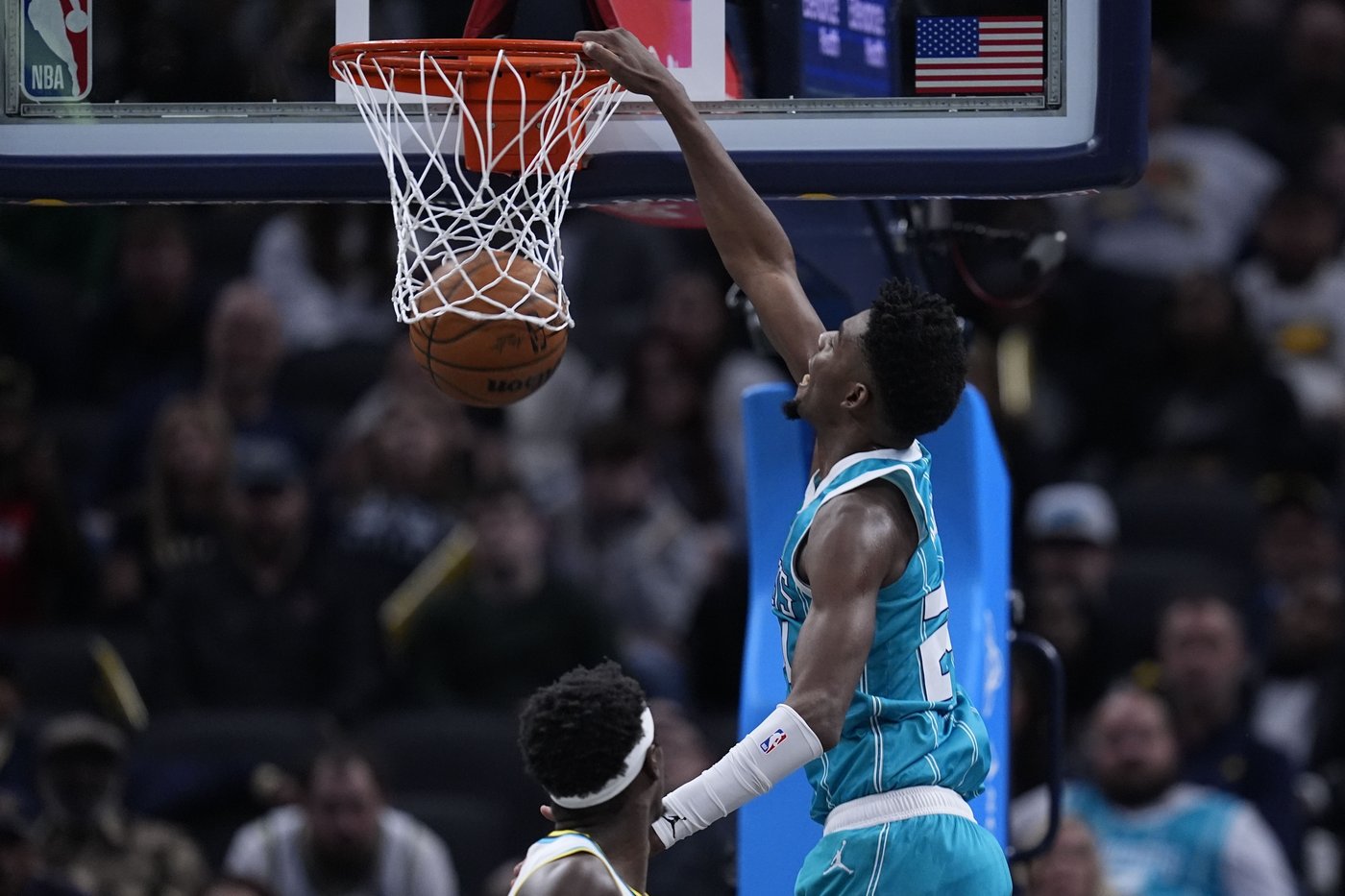Brandon Miller's late free throws help Hornets beat the Pacers 113-109 and snap 8-game skid | iNFOnews.ca Brandon Miller's late free throws help Hornets beat the Pacers 113-109 and snap 8-game skid | iNFOnews.ca