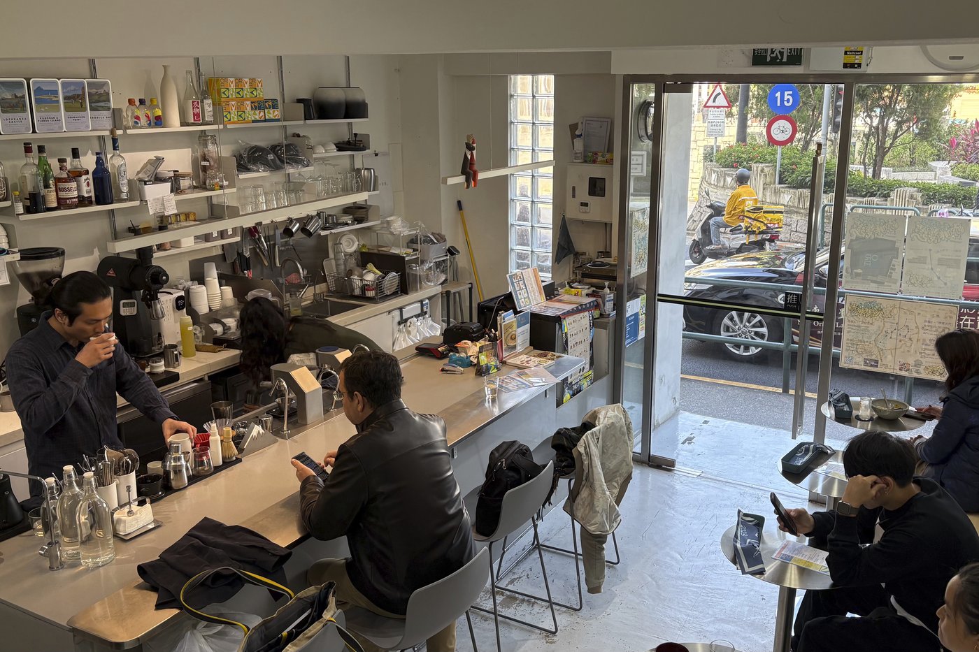 Macao's casino boom brings wealth but at a cost, 25 years since China's takeover | iNFOnews.ca