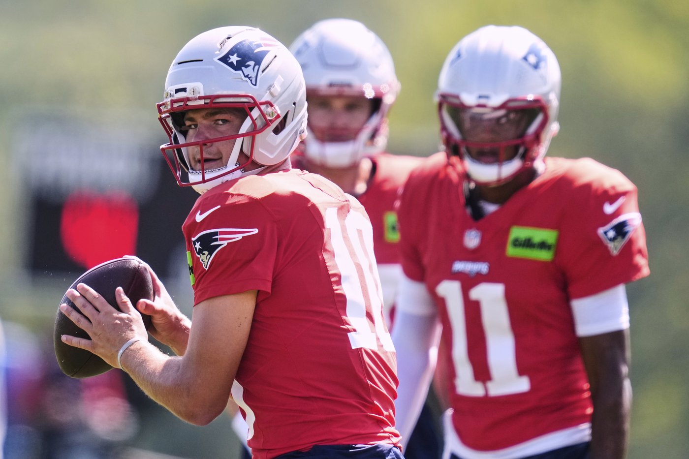 Young QBs in spotlight as Commanders, Patriots share field in scrappy joint practice | iNFOnews.ca