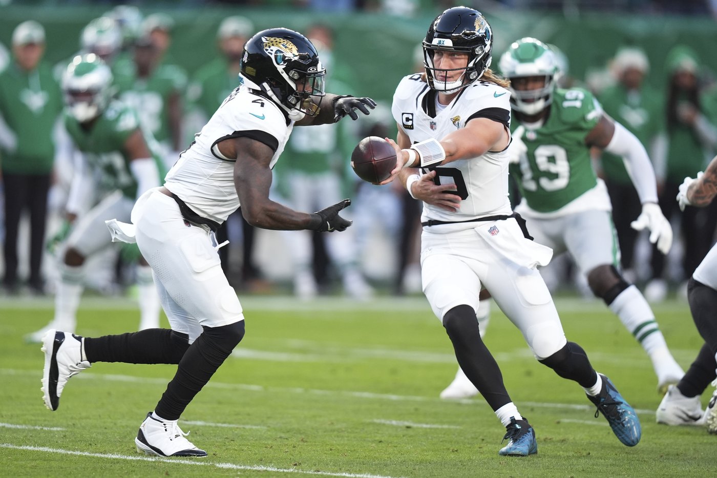Trevor Lawrence's late interception thwarts fantastic comeback in Philly as Jaguars fall again | iNFOnews.ca Trevor Lawrence's late interception thwarts fantastic comeback in Philly as Jaguars fall again | iNFOnews.ca