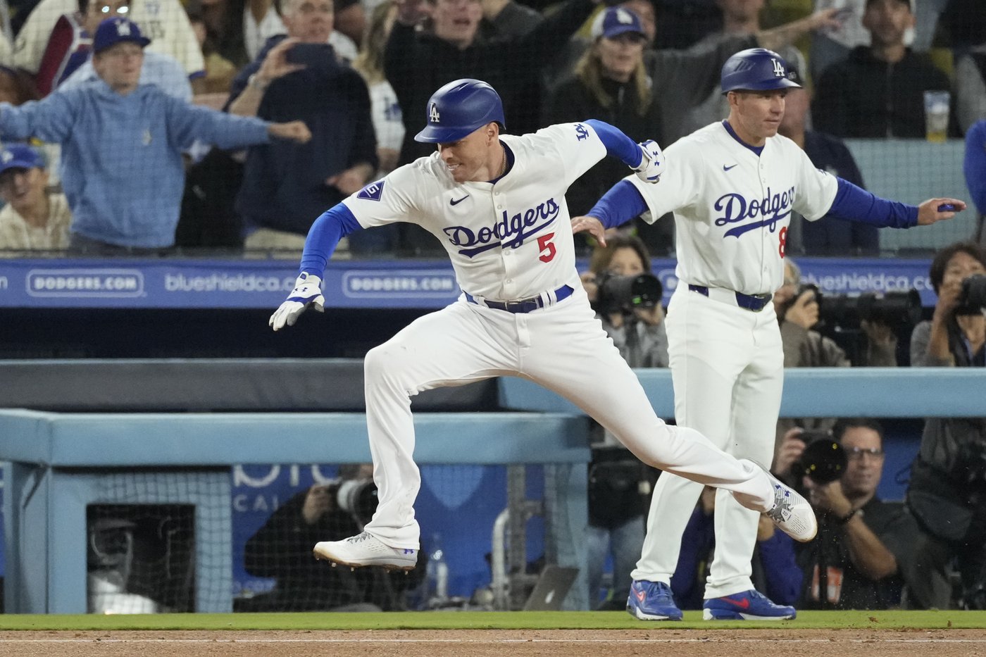 Shohei Ohtani heads to 1st postseason after Dodgers clinch NL West title with a 7-2 win over Padres | iNFOnews.ca Shohei Ohtani heads to 1st postseason after Dodgers clinch NL West title with a 7-2 win over Padres | iNFOnews.ca