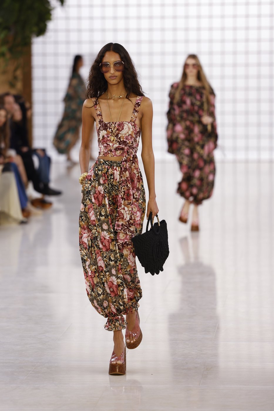 Kamali's sophomore show for Chloé in Paris dazzled with lightness | iNFOnews.ca Kamali's sophomore show for Chloé in Paris dazzled with lightness | iNFOnews.ca