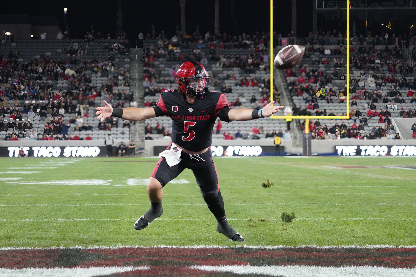 Eli Sanders, Devon Dampier lead New Mexico to 21-16 victory over San Diego State | iNFOnews.ca Eli Sanders, Devon Dampier lead New Mexico to 21-16 victory over San Diego State | iNFOnews.ca