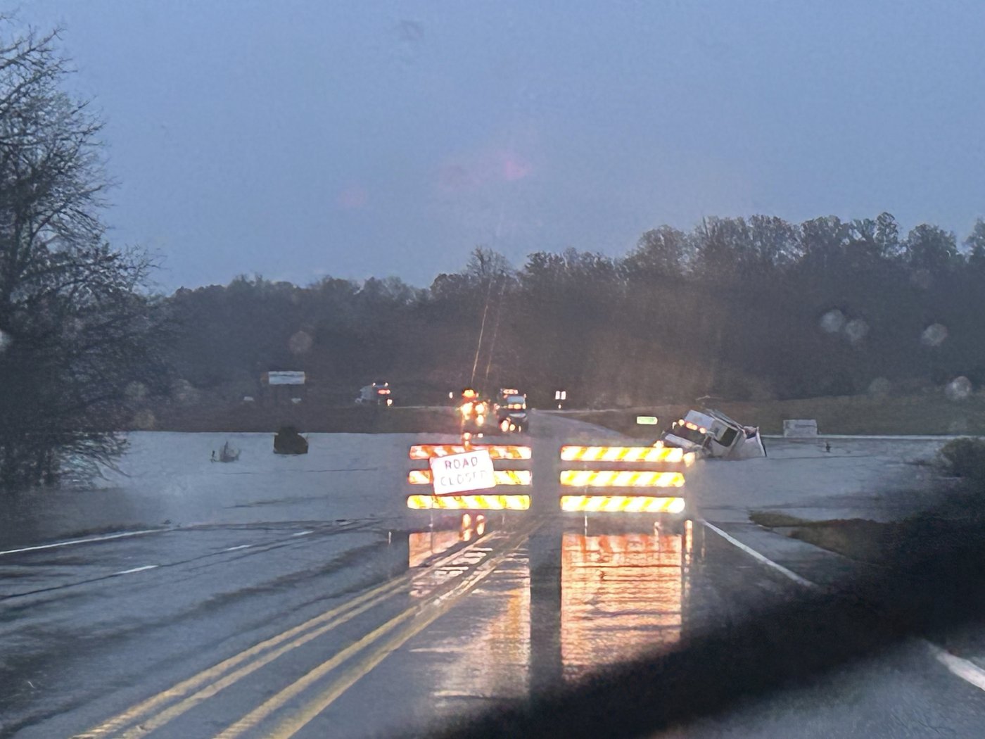Volunteer poll workers drown on a flood-washed highway in rural Missouri on Election Day | iNFOnews.ca Volunteer poll workers drown on a flood-washed highway in rural Missouri on Election Day | iNFOnews.ca