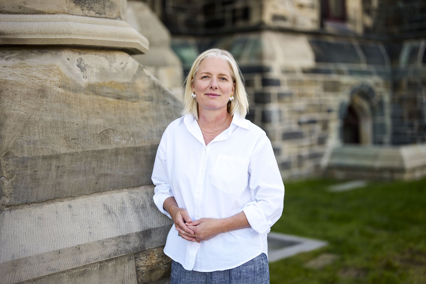 Former environment minister details abuse she endured in politics in new memoir | iNFOnews.ca