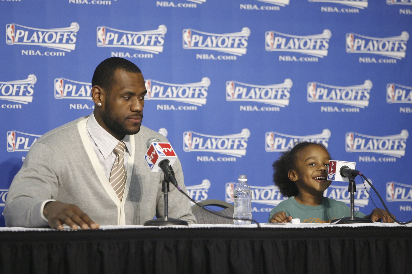 Bronny James feels love in Cleveland, scores first NBA points in childhood arena | iNFOnews.ca