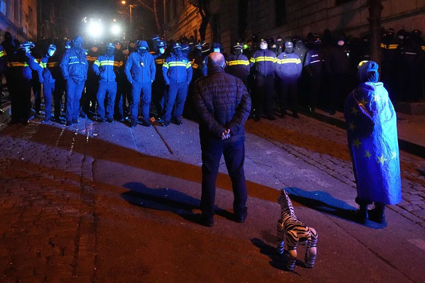 Opposition party leader arrested as Georgia authorities try to curb protests over ending EU talks | iNFOnews.ca