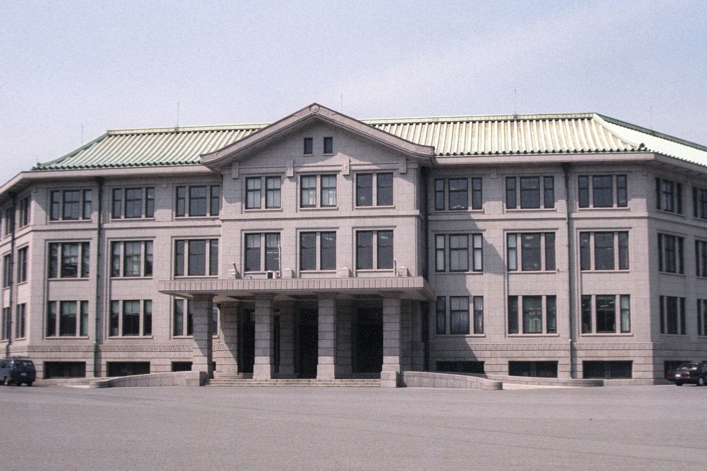 Japan's imperial palace fires an employee for stealing cash from the household | iNFOnews.ca