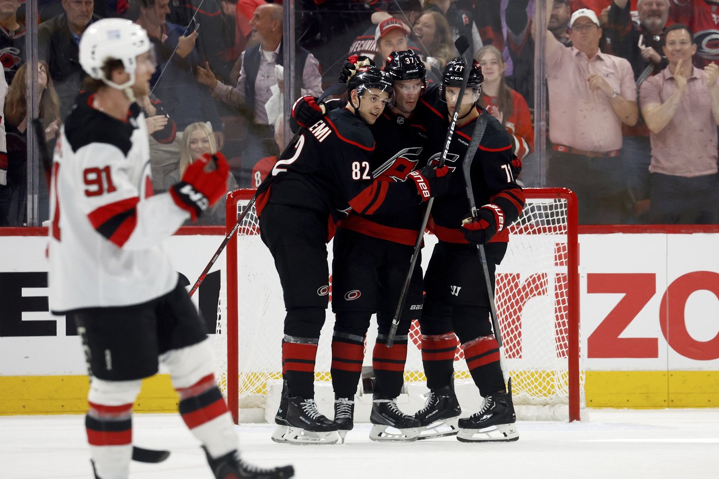 Stankoven scores twice to help Hurricanes beat Devils 4-1 to open 1st-round playoff series | iNFOnews.ca