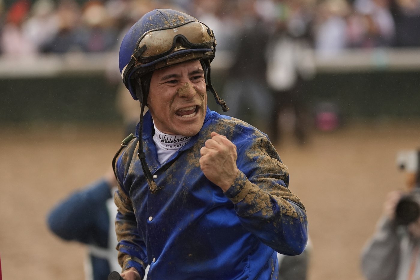 Weeks after fall, jockey Junior Alvarado rebounds to win a muddy Kentucky Derby aboard Sovereignty | iNFOnews.ca