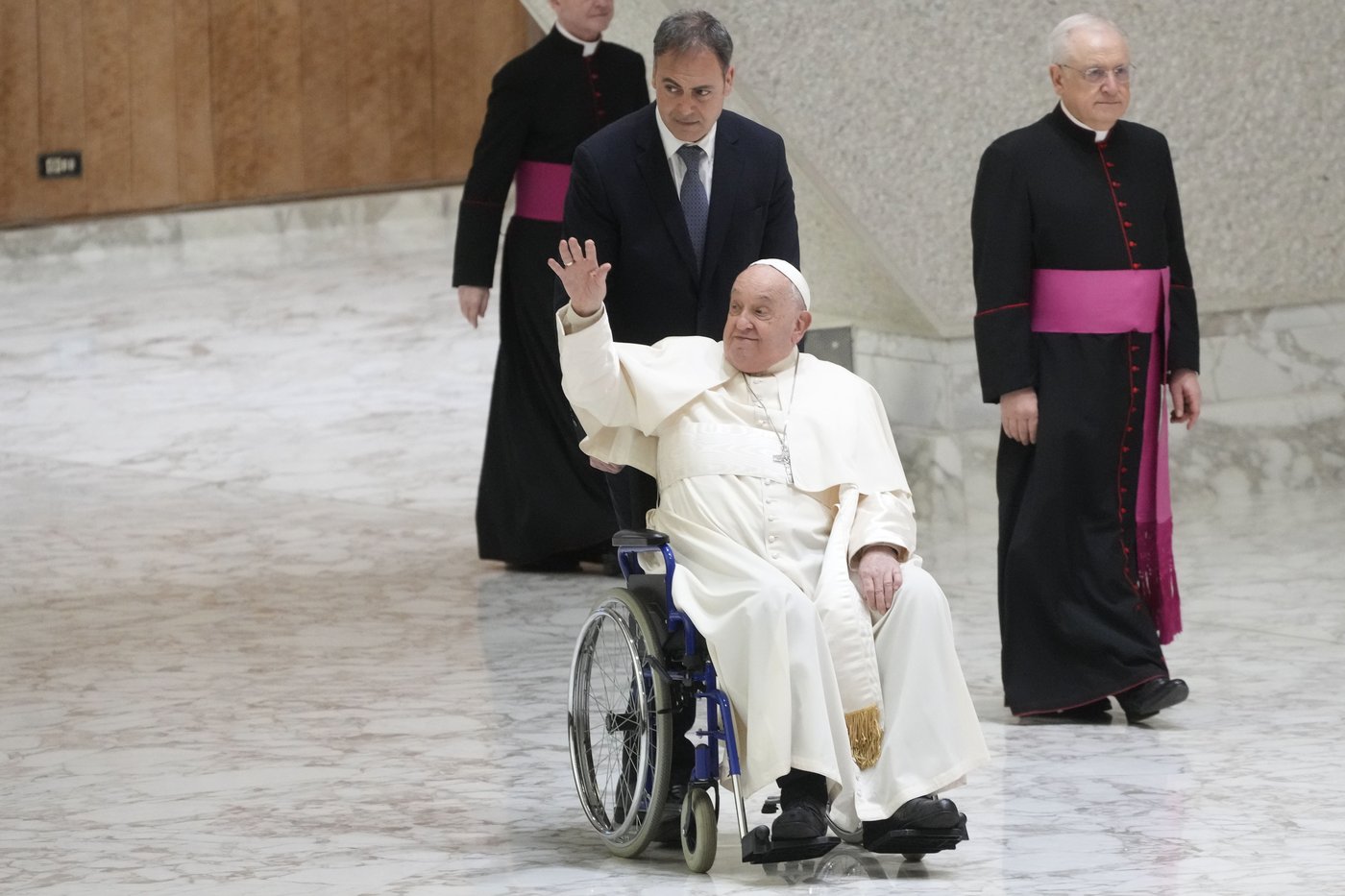Pope Francis baptizes 21 babies in annual ceremony at the Sistine Chapel | iNFOnews.ca Pope Francis baptizes 21 babies in annual ceremony at the Sistine Chapel | iNFOnews.ca
