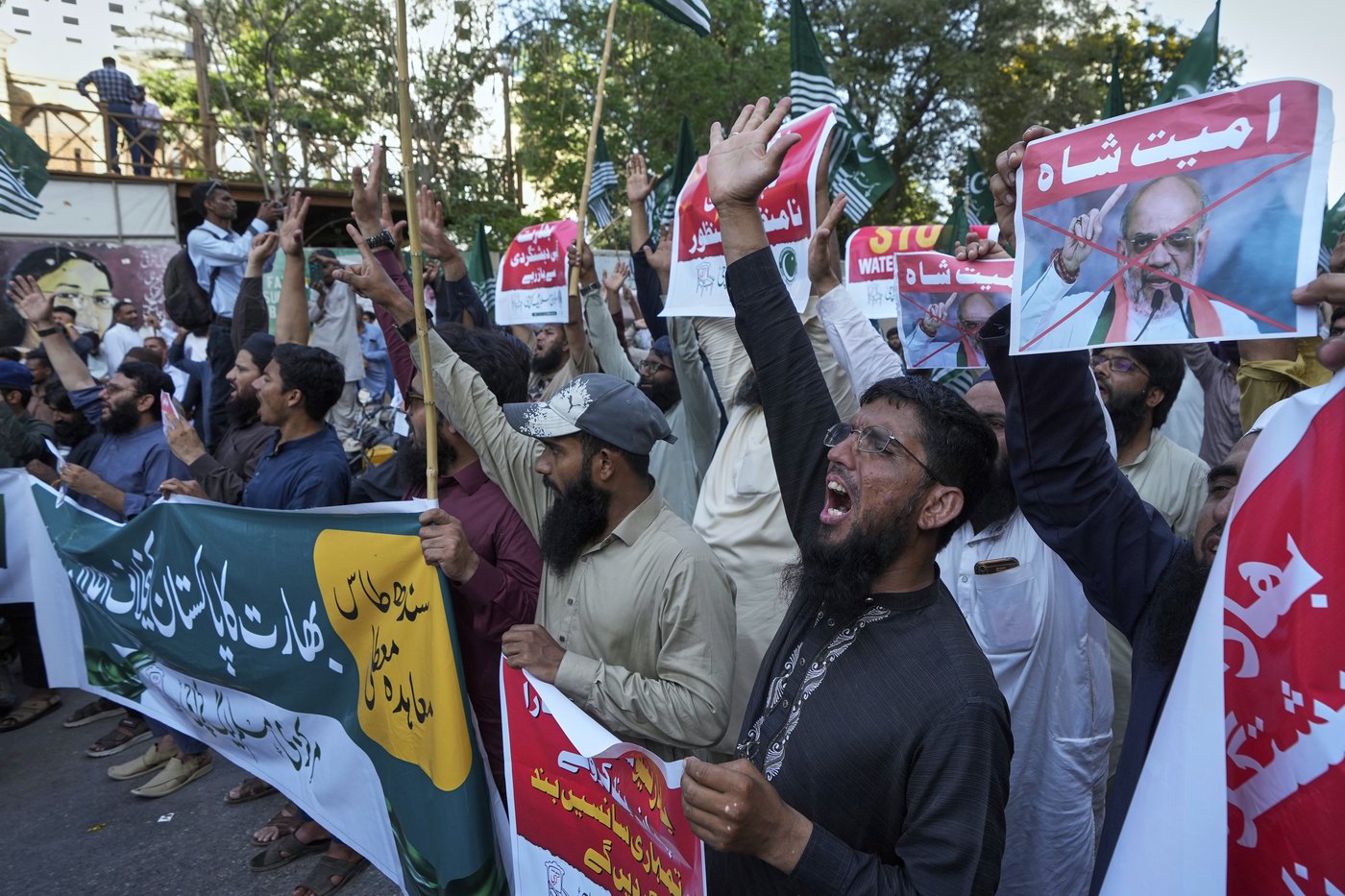 India and Pakistan ramp up tit-for-tat spat as tensions mount over Kashmir attack | iNFOnews.ca