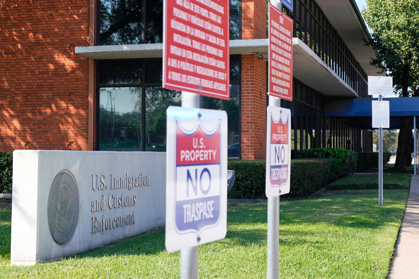 Detainee killed in shooting at Dallas ICE facility identified as 37-year-old man from El Salvador | iNFOnews.ca