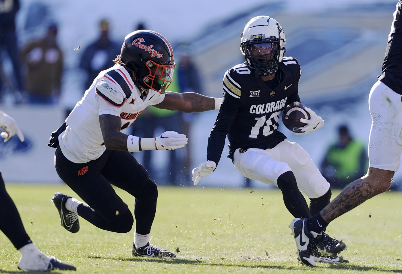 Hunter's big game bolsters Heisman hopes as No. 23 Colorado rolls to 52-0 win over Oklahoma State | iNFOnews.ca Hunter's big game bolsters Heisman hopes as No. 23 Colorado rolls to 52-0 win over Oklahoma State | iNFOnews.ca