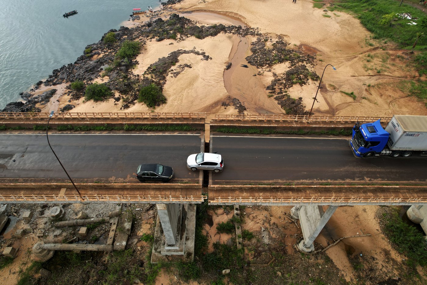 Brazil bridge collapse death toll rises to 9, with 8 other people unaccounted for | iNFOnews.ca Brazil bridge collapse death toll rises to 9, with 8 other people unaccounted for | iNFOnews.ca