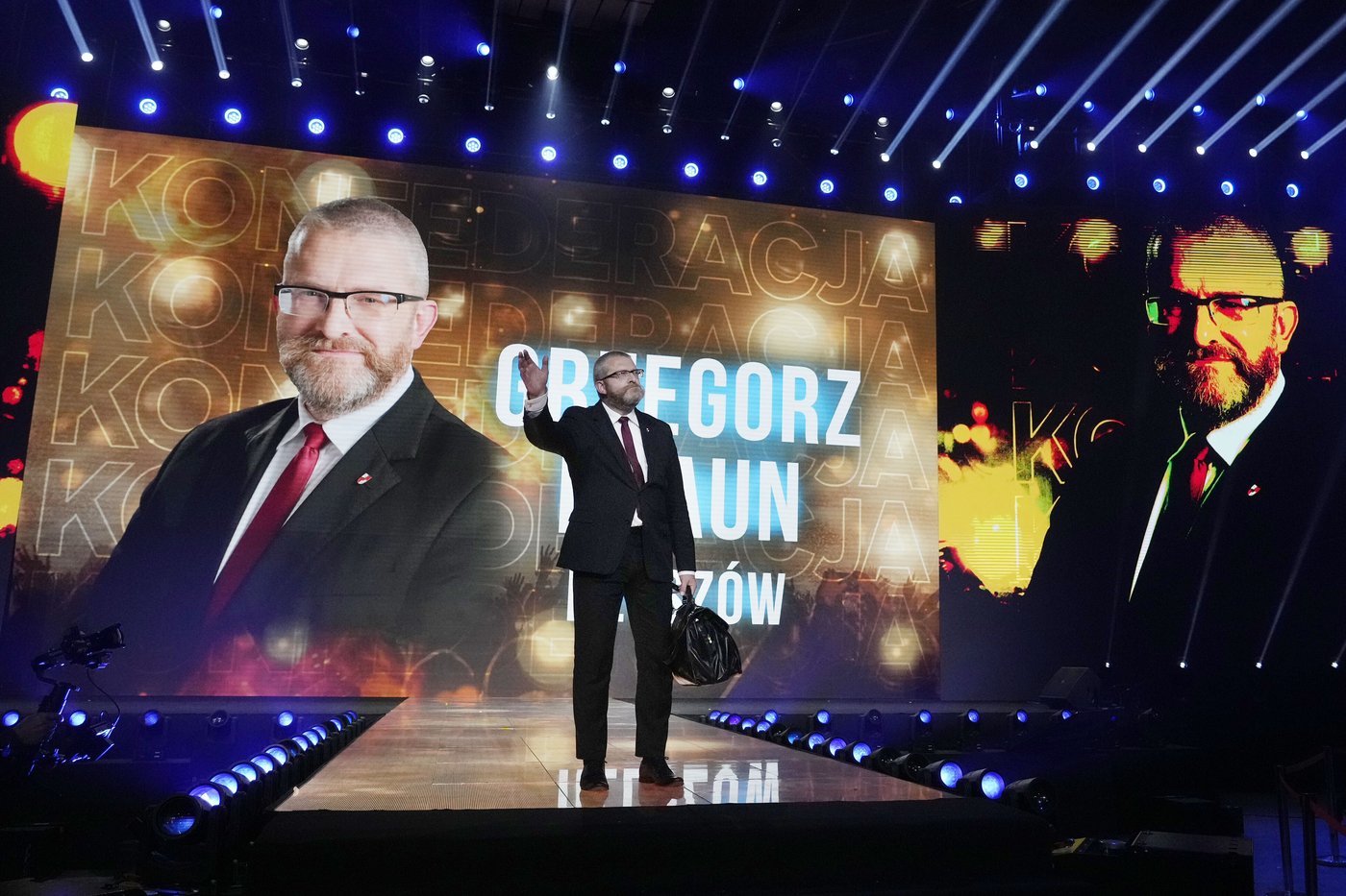 Polish prosecutors investigate far-right lawmaker for comments on Auschwitz | iNFOnews.ca Polish prosecutors investigate far-right lawmaker for comments on Auschwitz | iNFOnews.ca