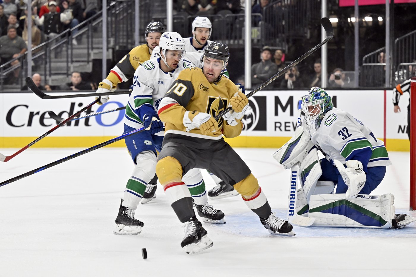 Golden Knights top Canucks 3-1, win for 6th time in 7 games | iNFOnews.ca Golden Knights top Canucks 3-1, win for 6th time in 7 games | iNFOnews.ca