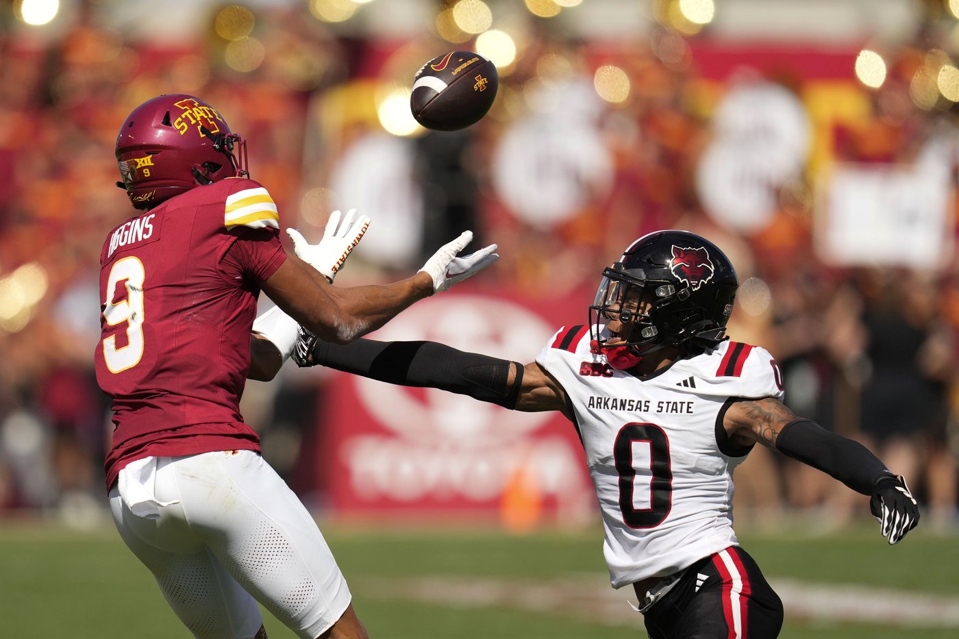 Rocco Becht has hand in 3 TDs, No. 20 Cyclones run off to a 52-7 win over Arkansas St. | iNFOnews.ca