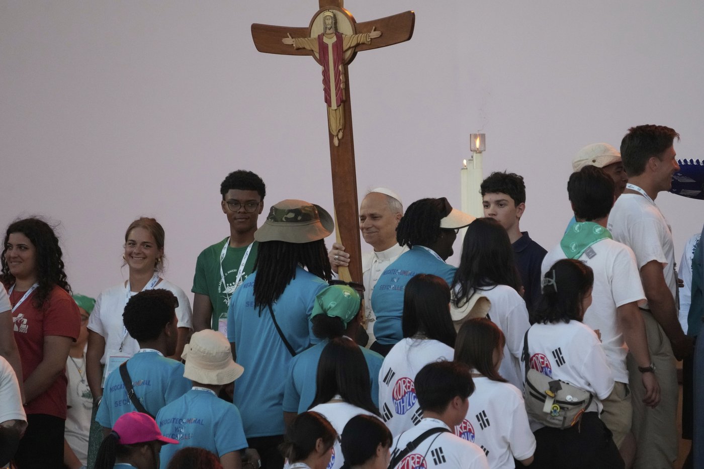 Pope thrills hundreds of thousands of young Catholics at Holy Year youth festival | iNFOnews.ca Pope thrills hundreds of thousands of young Catholics at Holy Year youth festival | iNFOnews.ca