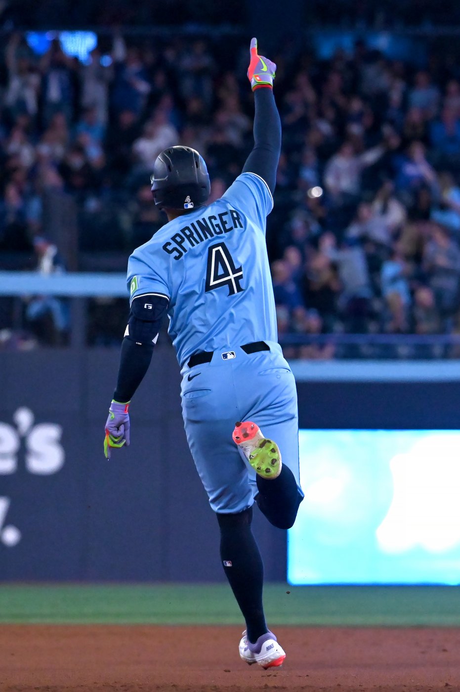 Springer hits two homers as Blue Jays top Athletics but lose Varsho to leg injury | iNFOnews.ca Springer hits two homers as Blue Jays top Athletics but lose Varsho to leg injury | iNFOnews.ca