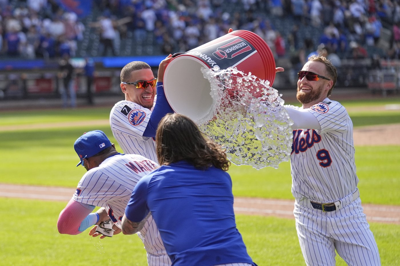 Mets sweep Phillies, extend winning streak to 7 in game with play at the plate and balk that wasn't | iNFOnews.ca