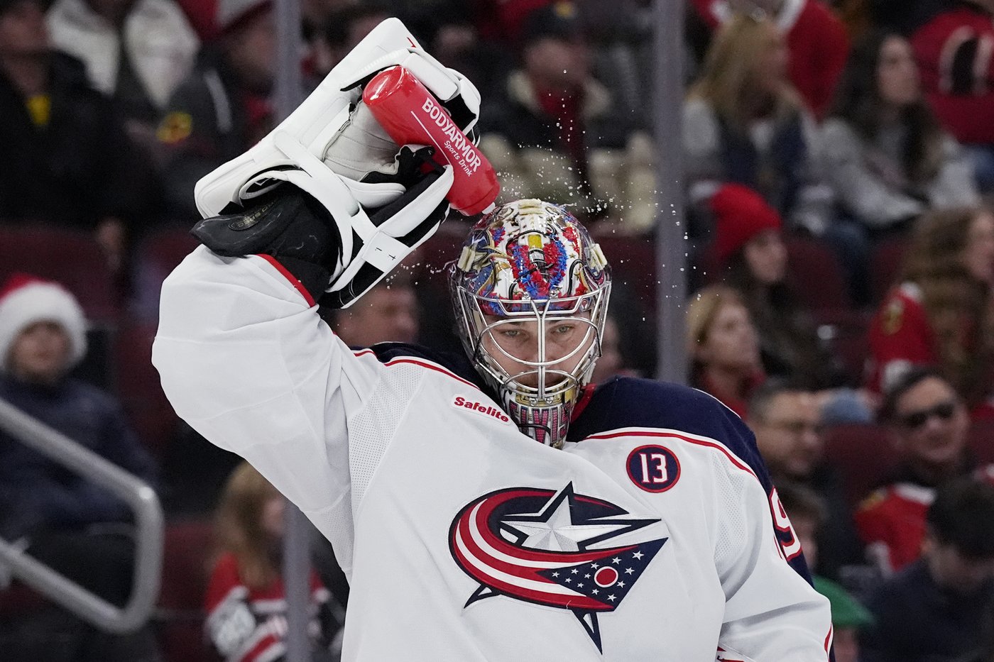 Monahan with goal and assist, Blue Jackets extend points streak to 6 with 6-3 win over Blackhawks | iNFOnews.ca Monahan with goal and assist, Blue Jackets extend points streak to 6 with 6-3 win over Blackhawks | iNFOnews.ca