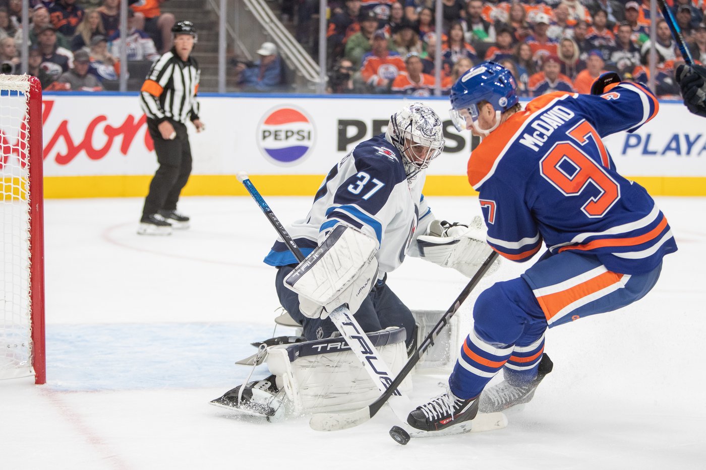 Winnipeg's Hellebuyck earns 38th career shutout, Jets trounce Oilers 6-0 | iNFOnews.ca Winnipeg's Hellebuyck earns 38th career shutout, Jets trounce Oilers 6-0 | iNFOnews.ca