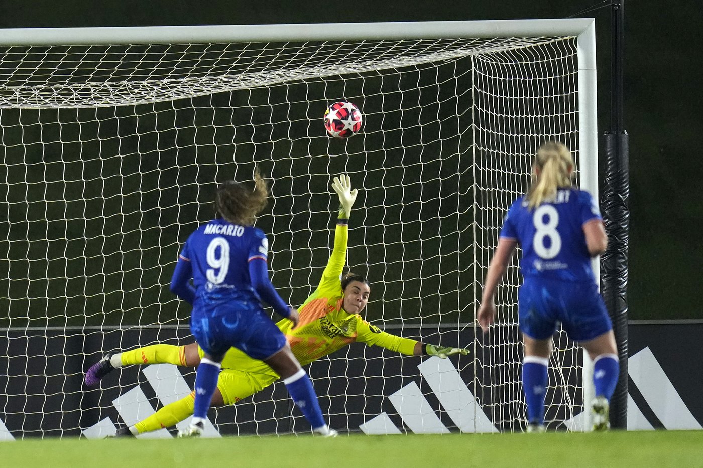 Chelsea rallies to beat Real Madrid 2-1 and finish top of its Women's Champions League group | iNFOnews.ca Chelsea rallies to beat Real Madrid 2-1 and finish top of its Women's Champions League group | iNFOnews.ca