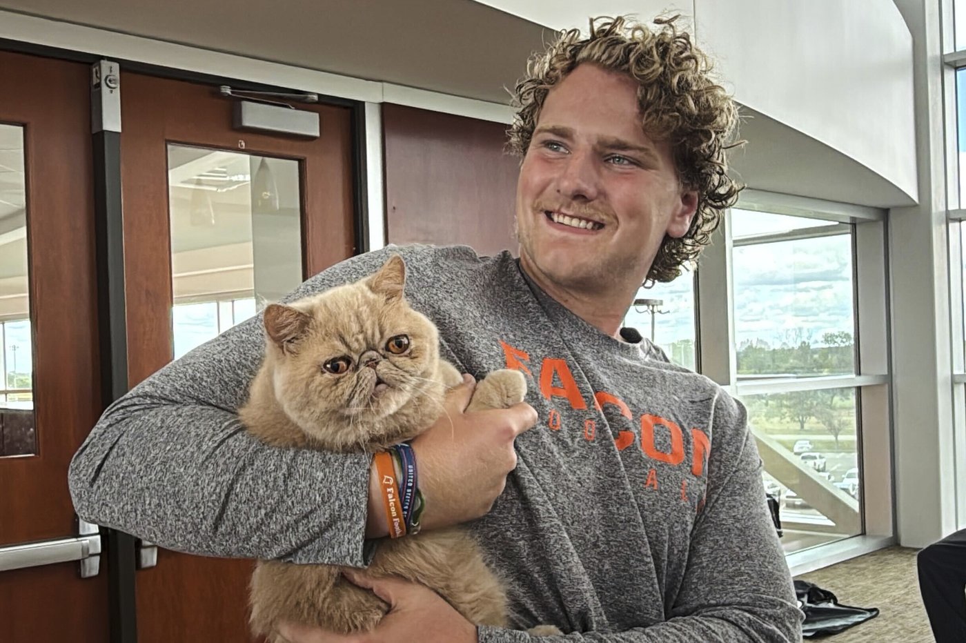 College football traditions: Pudge The Cat has everyone purring on the Bowling Green football team | iNFOnews.ca College football traditions: Pudge The Cat has everyone purring on the Bowling Green football team | iNFOnews.ca