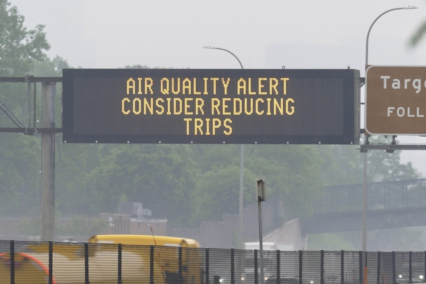 Canadian wildfire smoke causes 'very unhealthy' conditions in American Midwest and reaches Europe | iNFOnews.ca