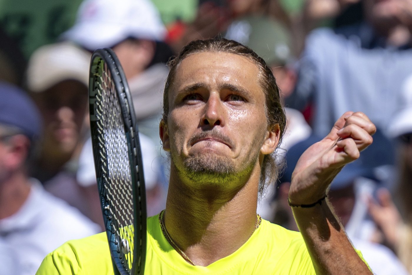 Zverev overcomes bout of sickness to set up Halle Open semifinal with Medvedev | iNFOnews.ca Zverev overcomes bout of sickness to set up Halle Open semifinal with Medvedev | iNFOnews.ca