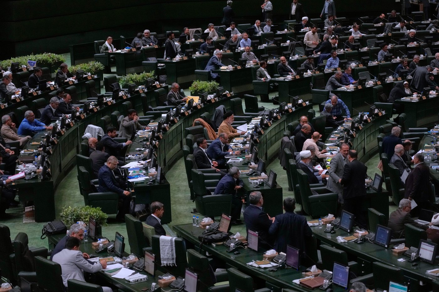 Iran weighs confrontation or diplomacy after UN sanctions reimposed over its nuclear program | iNFOnews.ca