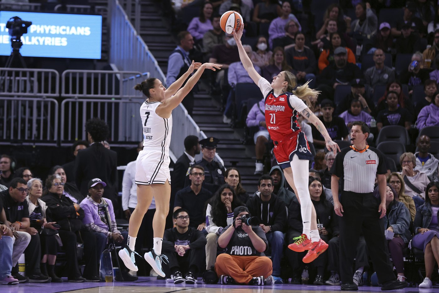 Veronica Burton scores 22 to lead Valkyries to expansion franchise's first win, 76-74 over Mystics | iNFOnews.ca Veronica Burton scores 22 to lead Valkyries to expansion franchise's first win, 76-74 over Mystics | iNFOnews.ca